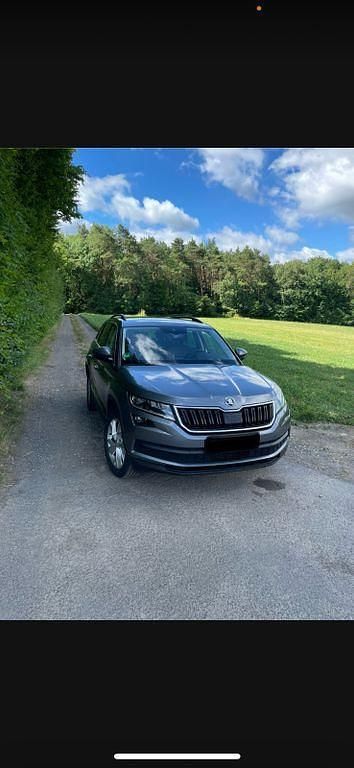 Grau Gebraucht 2019 Skoda Kodiaq Soleil SUV | 25.900 € (Fairer Preis) - Bild 1/4