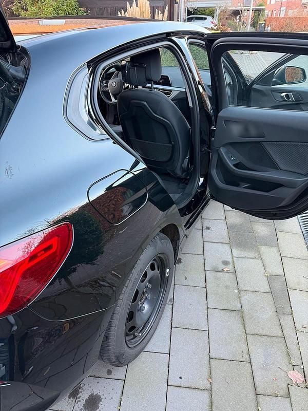 Gebraucht BMW 118 Advantage 140 PS (102 kW) 2019 Schwarz Kleinwagen