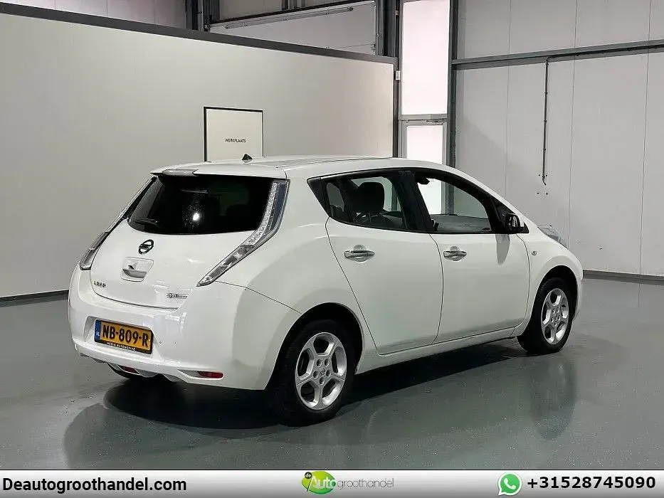 Gebraucht Nissan Leaf Acenta 80 kW (109 PS) 2017 Weiß Kleinwagen