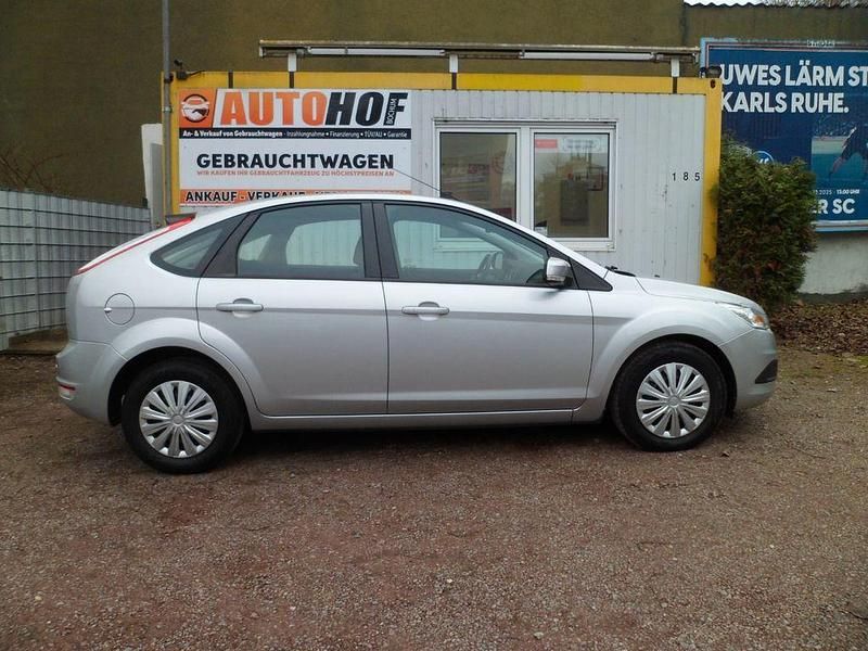 Gebraucht Ford Focus 109 PS (80 kW) 2011 Silber Limousine
