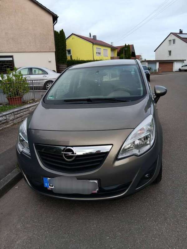 Braun Gebraucht 2010 Opel Meriva Innovation Van / Kleinbus | 5.400 € (Guter Preis) - Bild 1/4
