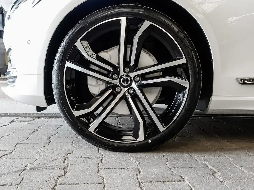 Gebraucht Volvo V90 Plus 197 PS (144 kW) 2024 Crystal white pearl Kombi