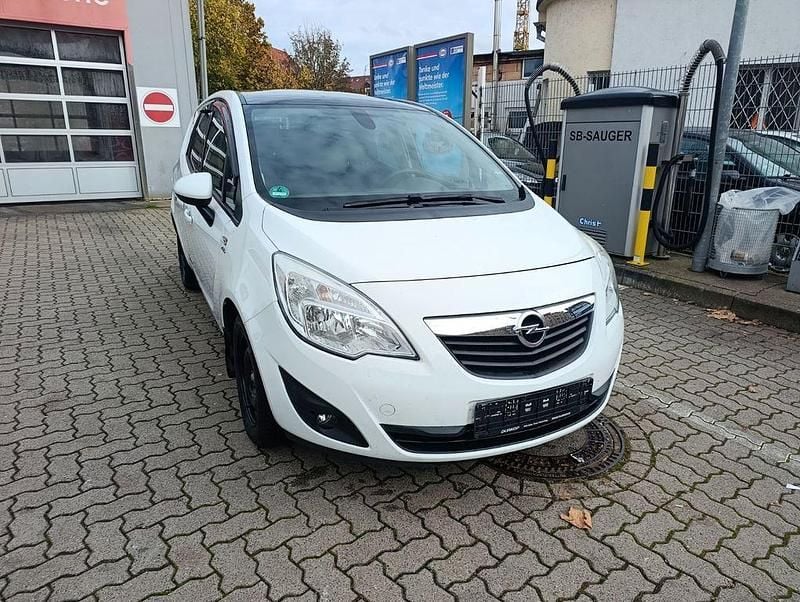 Weiß Gebraucht 2014 Opel Meriva Active Van / Kleinbus | 6.950 € (Etwas zu teuer) - Bild 1/4