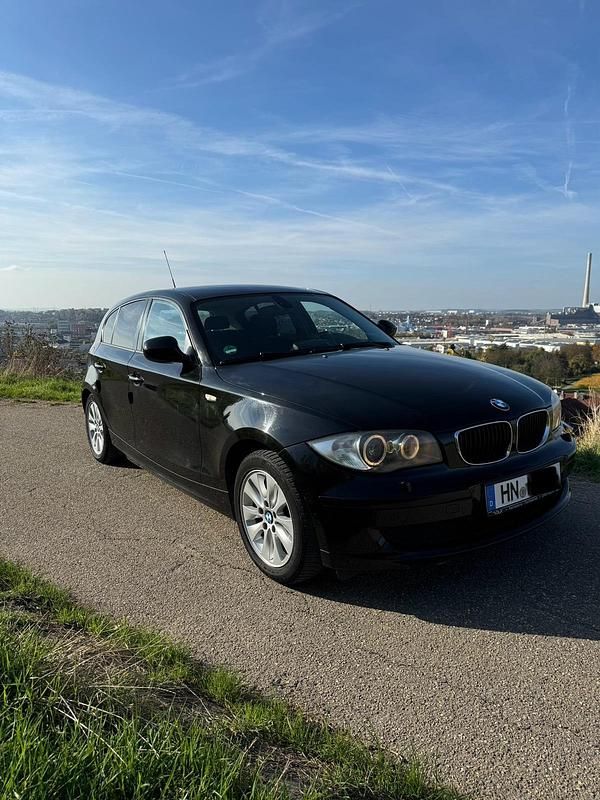 Second-hand BMW 116 116 CP (85 kW) 2010 Negru Hatchback