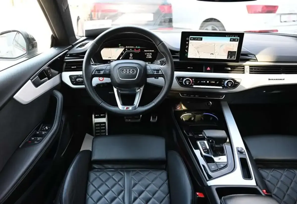 Gebraucht Audi S5 341 PS (250 kW) 2023 Individuallack audi exclusive Coupé