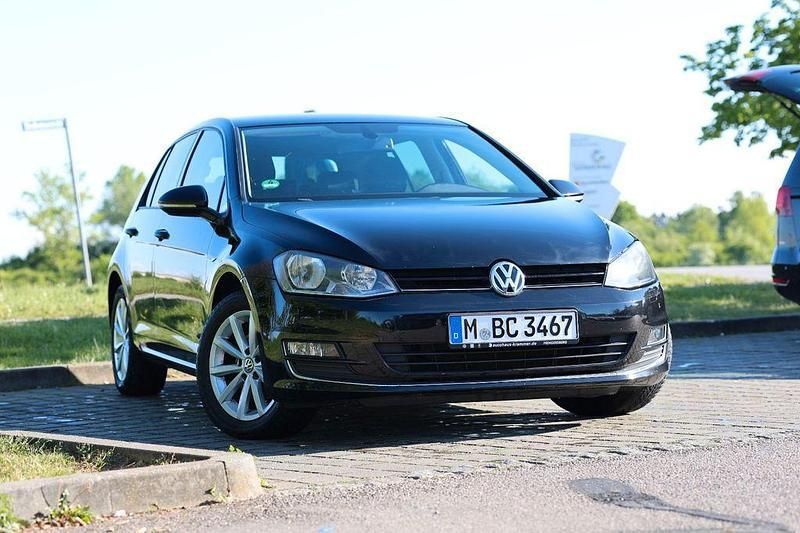 Schwarz Gebraucht 2016 VW Golf VII Limousine | 11.900 € (Guter Preis) - Bild 1/4