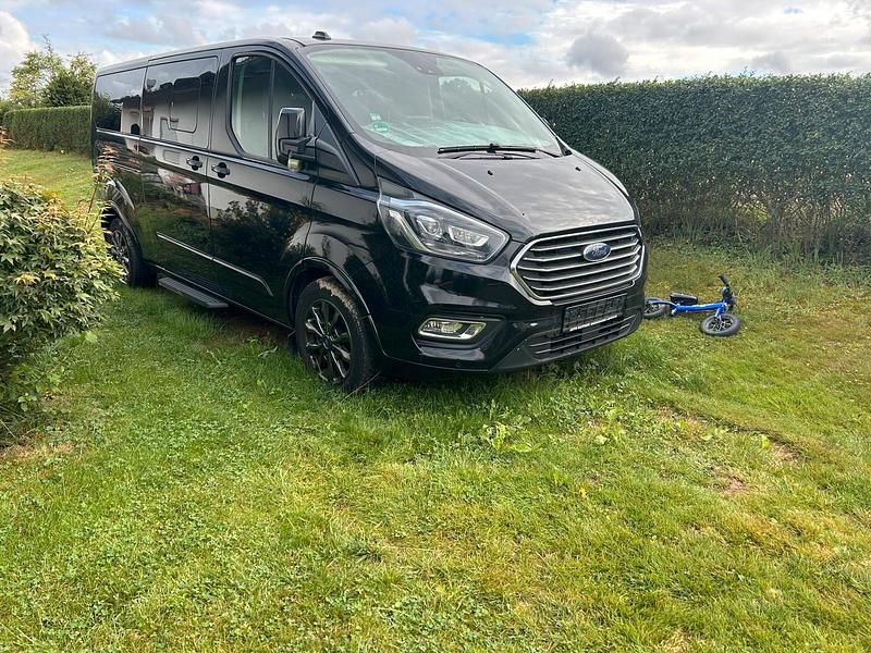 Schwarz Gebraucht 2021 Ford Tourneo Titanium X Van / Kleinbus | 22.500 € - Bild 1/4