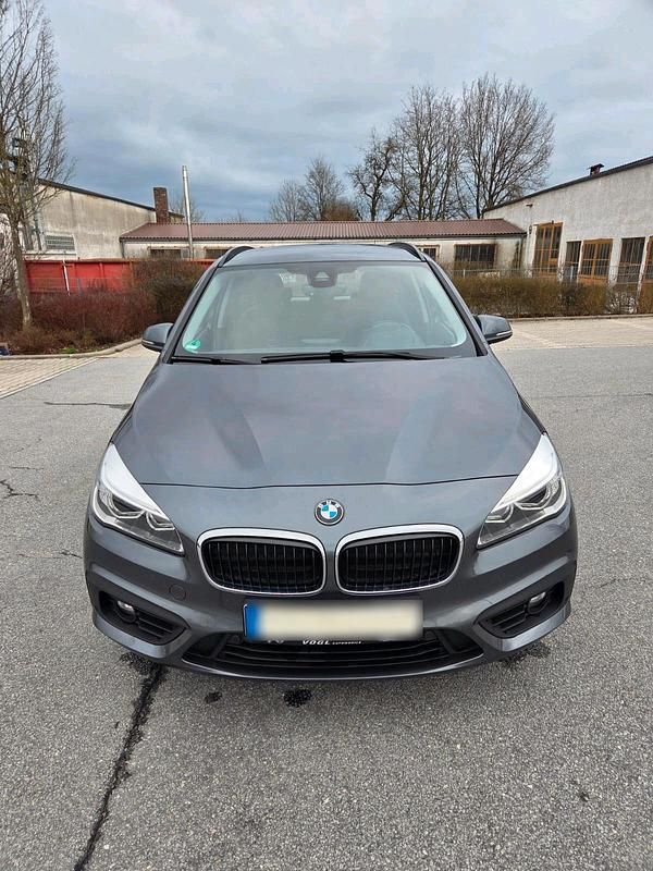 Gebraucht BMW 218 Advantage 136 PS (100 kW) 2018 Grau Kombi