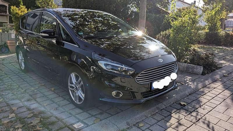 Gebraucht Ford S-MAX Titanium 209 PS (153 kW) 2017 Schwarz Van / Kleinbus