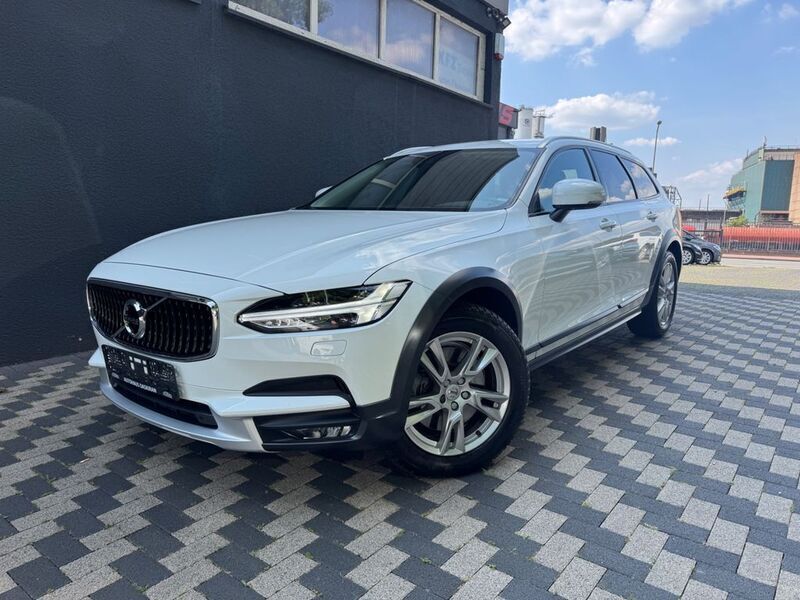 Weiß Gebraucht 2018 Volvo V90 CC Basis Kombi | 26.950 € (Superpreis) - Bild 1/4