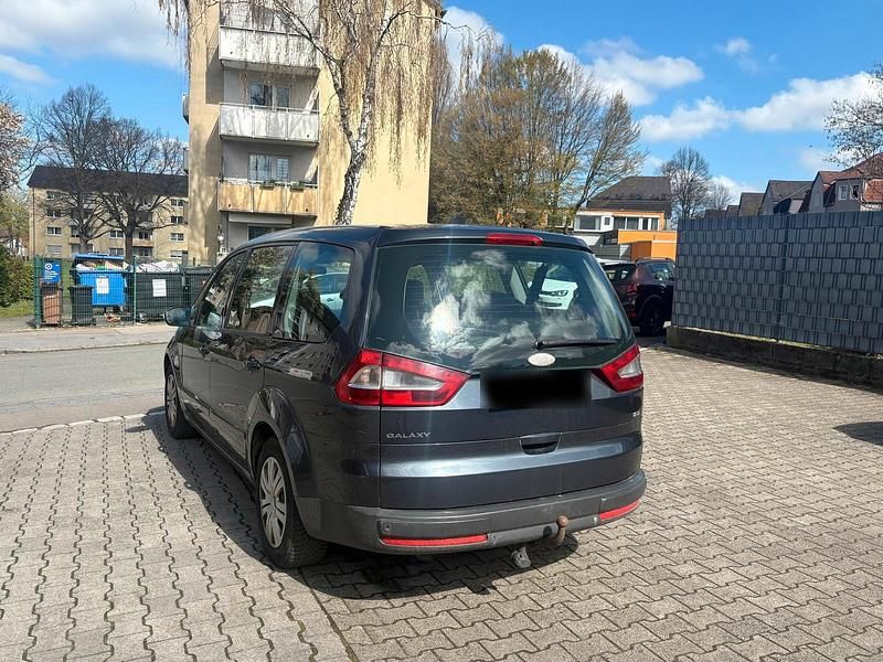 Gebraucht Ford Galaxy Titanium 140 PS (102 kW) 2009 Silber Van / Kleinbus