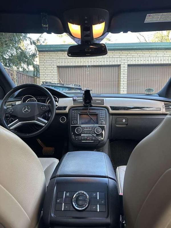 Gebraucht Mercedes R350 265 PS (194 kW) 2011 Van / Kleinbus