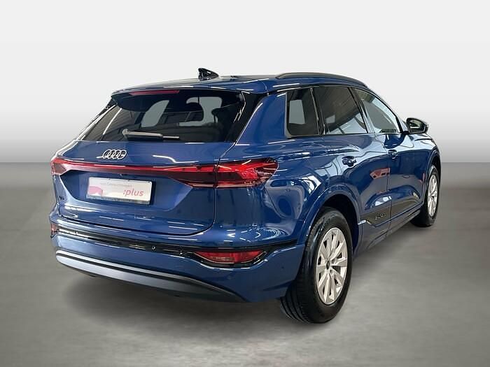 Gebraucht Audi Q6 e-tron Ambiente 185 kW (252 PS) 2025 Blau SUV