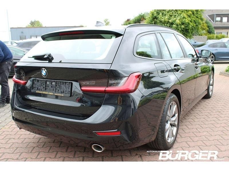 Gebraucht BMW 320 Advantage 190 PS (139 kW) 2020 Schwarz Kombi