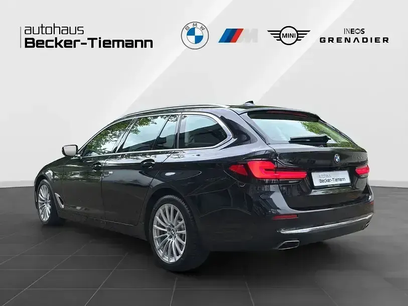 Gebraucht BMW 530 Luxury Line 245 PS (180 kW) 2023 Saphirschwarz Kombi