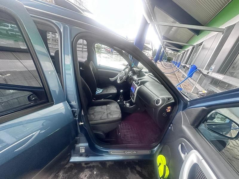 Blau Gebraucht 2009 Dacia Logan Limousine | 3.700 € (Teuer) - Bild 1/4