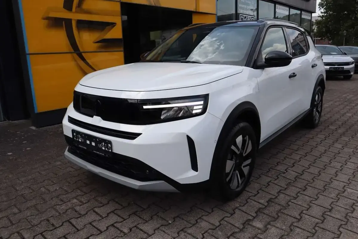 Neu Opel Frontera Ultimate 145 PS (106 kW) 2026 Arktis weiss SUV