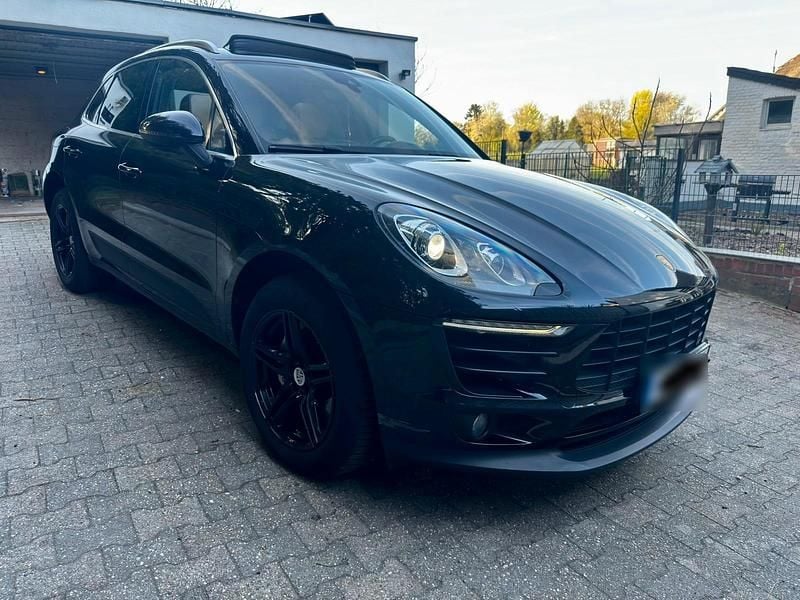 Second-hand Porsche Macan 258 CP (189 kW) 2016 Negru SUV