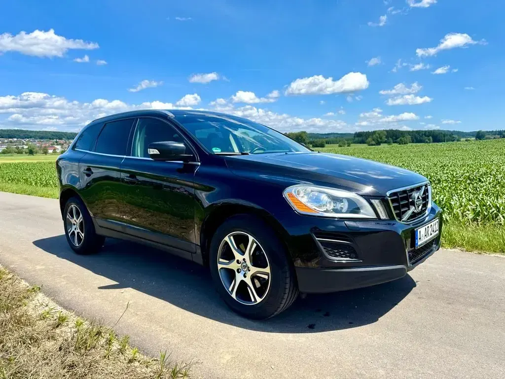 Gebraucht Volvo XC60 Summum 215 PS (158 kW) 2011 Schwarz SUV