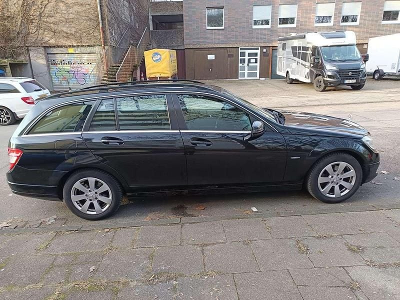 Gebraucht Mercedes C180 156 PS (114 kW) 2009 Schwarz Kombi