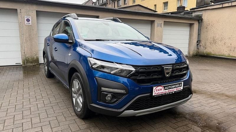 Gebraucht Dacia Sandero Comfort 101 PS (74 kW) 2011 Blau Limousine