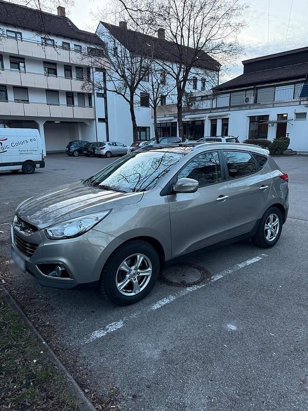 Gebraucht Hyundai Tucson 184 PS (135 kW) 2010 Grau SUV