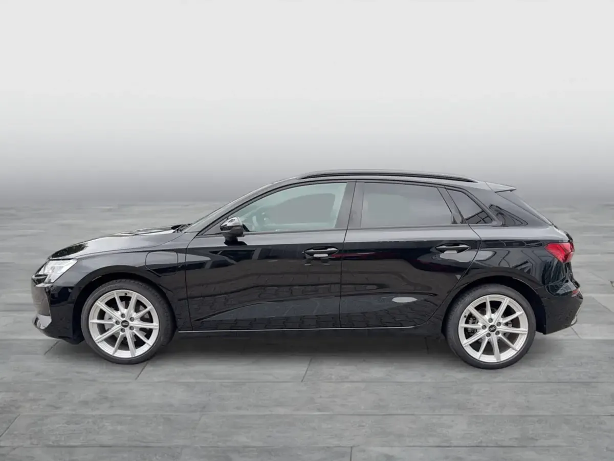 Gebraucht Audi A3 Sportback e-tron Ambiente 204 PS (150 kW) 2026 Mythosschwarz metallic Kleinwagen