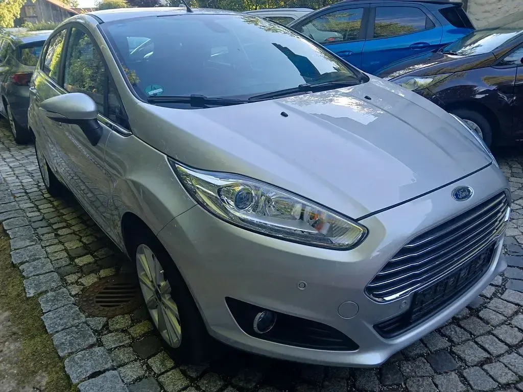 Gebraucht Ford Fiesta Titanium 101 PS (74 kW) 2017 Silber Kleinwagen