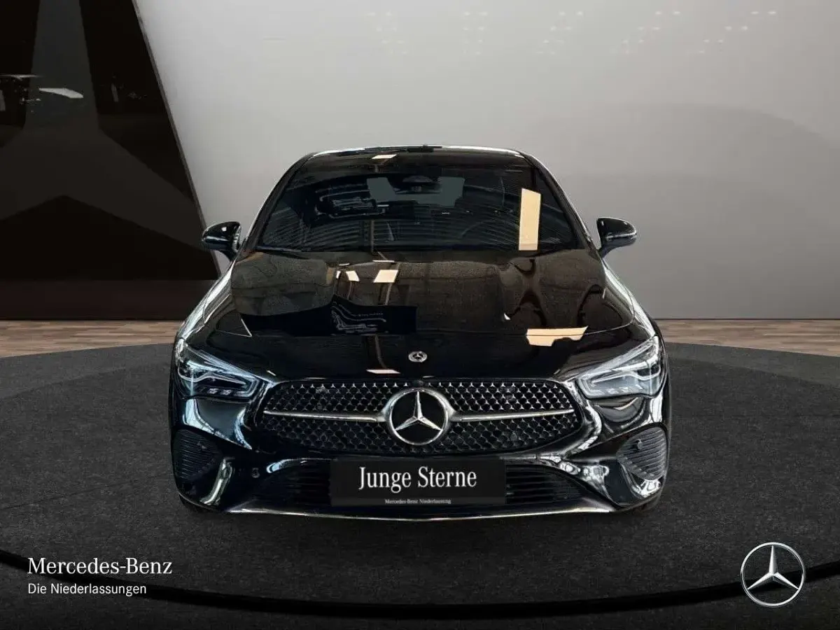 Gebraucht Mercedes CLA200 Progressive 163 PS (119 kW) 2025 Kosmosschwarz Kombi
