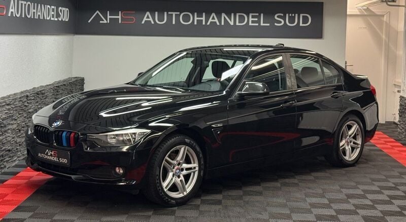 Gebraucht BMW 318 143 PS (105 kW) 2012 Schwarz Limousine