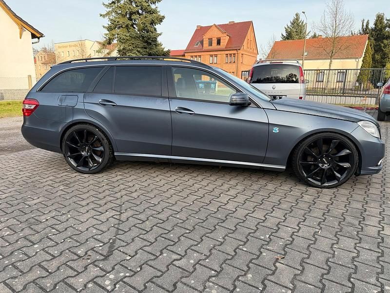 Gebraucht Mercedes E350 231 PS (169 kW) 2010 Blau Kombi