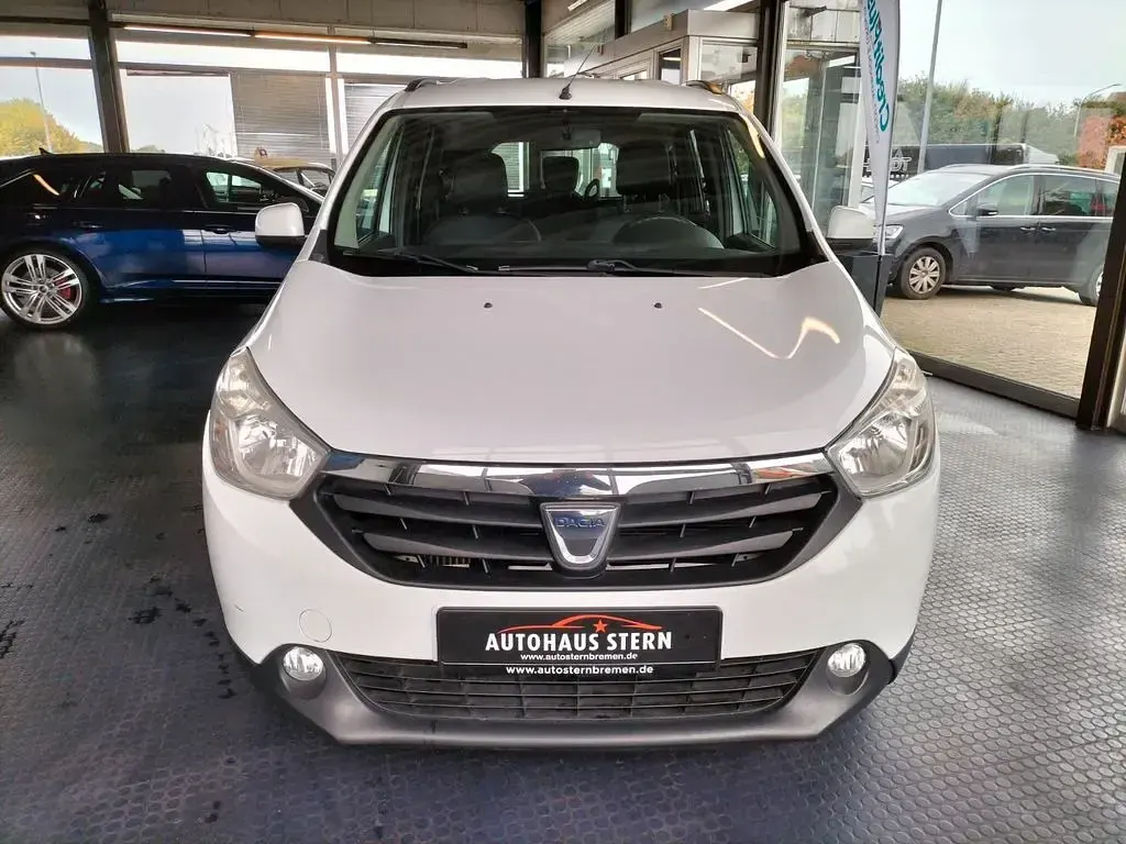 Gebraucht Dacia Lodgy Prestige 116 PS (85 kW) 2014 Weiß Van / Kleinbus