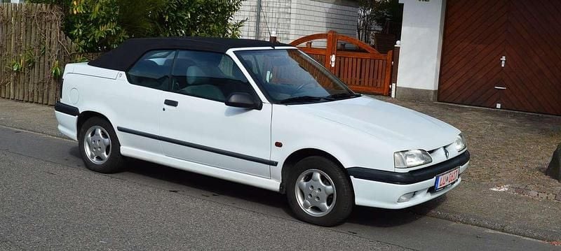 Gebraucht Renault 19 88 PS (64 kW) 1993 Weiß Cabrio