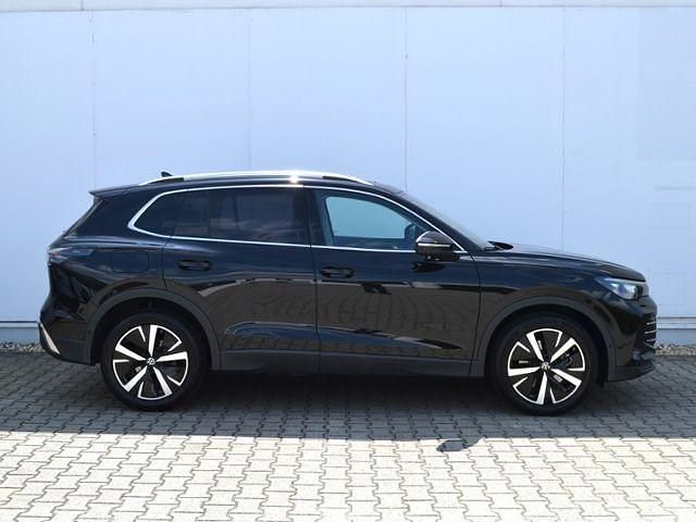 Gebraucht VW Tiguan IQ Drive 150 PS (110 kW) 2024 Deep black perleffekt SUV