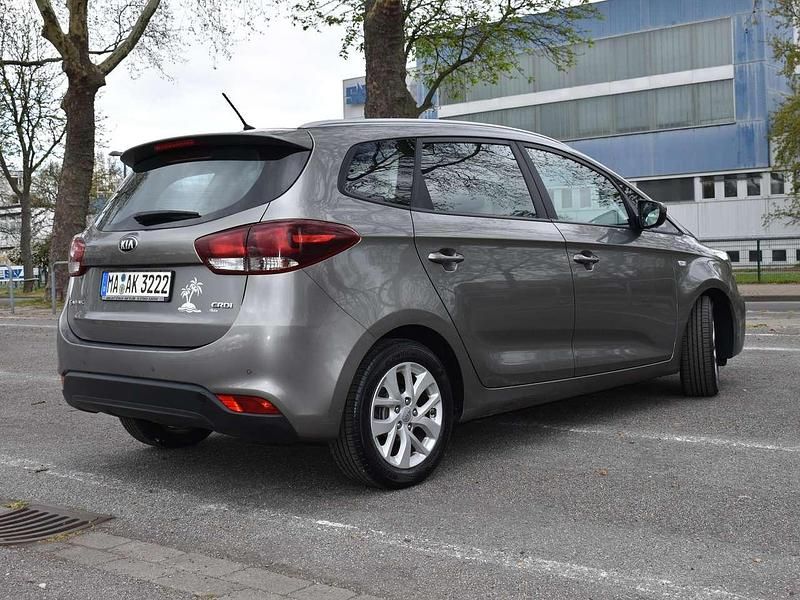 Gebraucht Kia Carens 141 PS (103 kW) 2017 Grau Van / Kleinbus