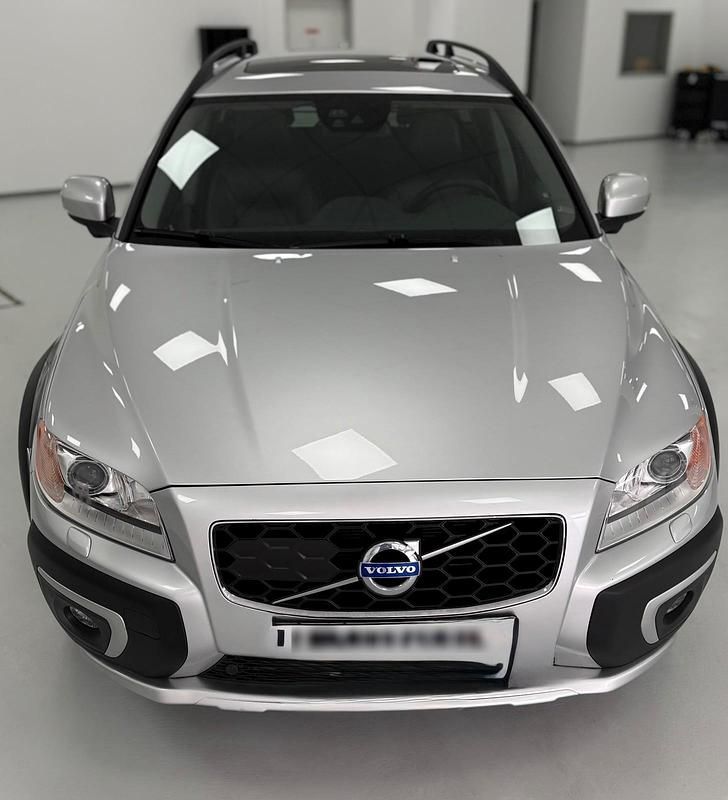 Silber Gebraucht 2013 Volvo XC70 SUV | 13.500 € (Fairer Preis) - Bild 1/4
