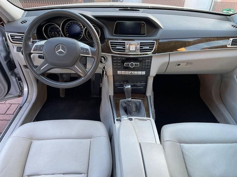 Gebraucht Mercedes E220 170 PS (125 kW) 2013 Silber Kombi