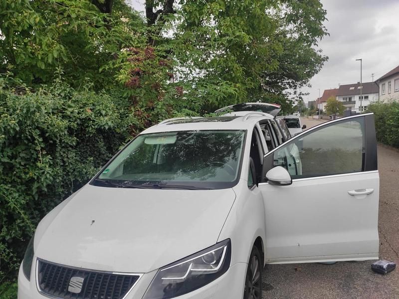 Weiß Gebraucht 2015 Seat Alhambra Van / Kleinbus | 9.300 € (Superpreis) - Bild 1/4