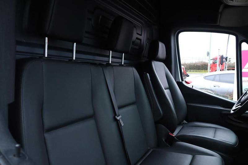 Gebraucht Mercedes Sprinter 170 PS (125 kW) 2023 Arktikweiß Van