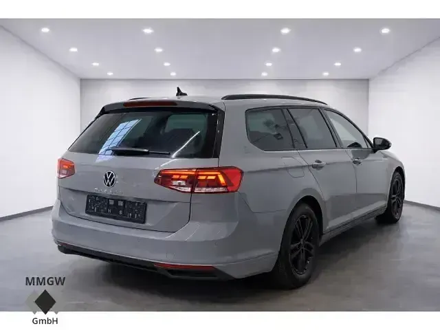 Gebraucht VW Passat 330 PS (242 kW) 2022 Grau Kombi