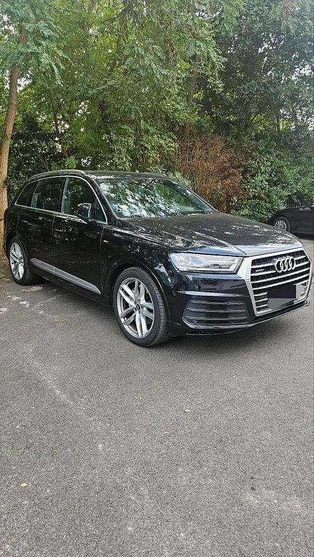 Schwarz Gebraucht 2016 Audi Q7 Comfort SUV | 29.999 € (Etwas zu teuer) - Bild 1/3