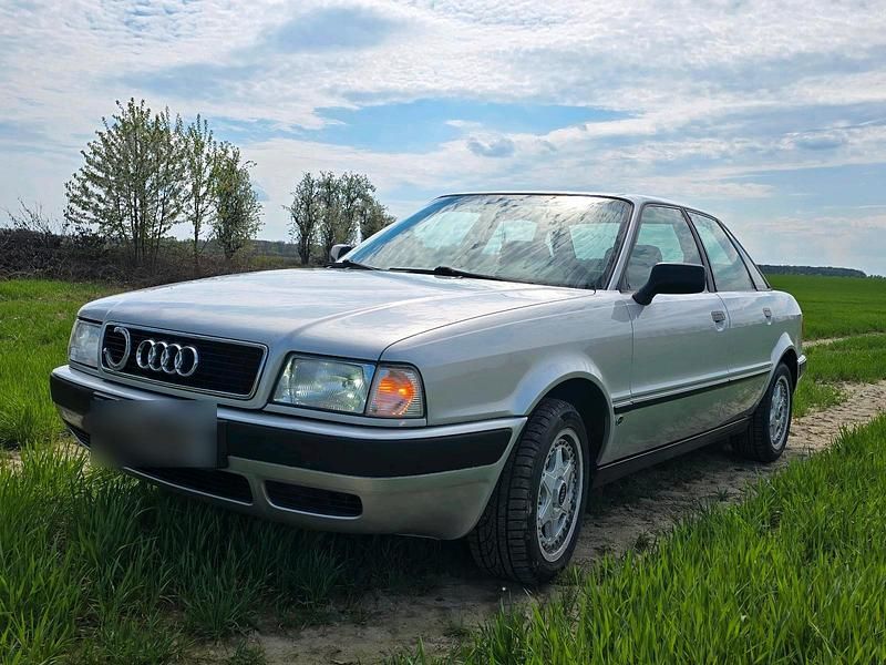 Second-hand Audi 80 115 CP (84 kW) 1992 Argintiu Berlinǎ