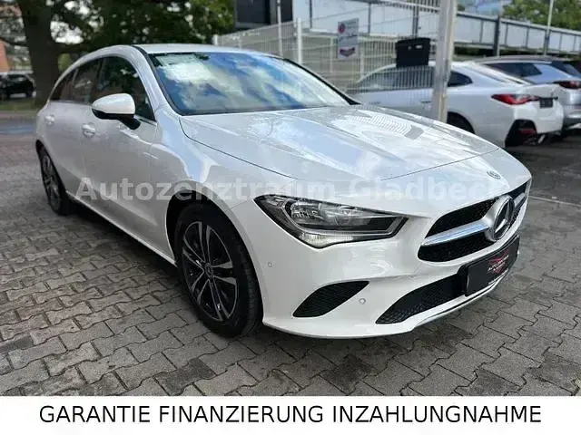 Gebraucht Mercedes CLA180 136 PS (100 kW) 2023 Weiß Limousine