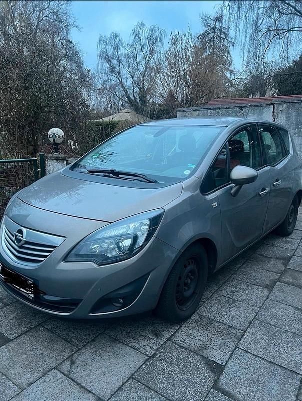Gebraucht Opel Meriva 130 PS (95 kW) 2013 Braun Van / Kleinbus