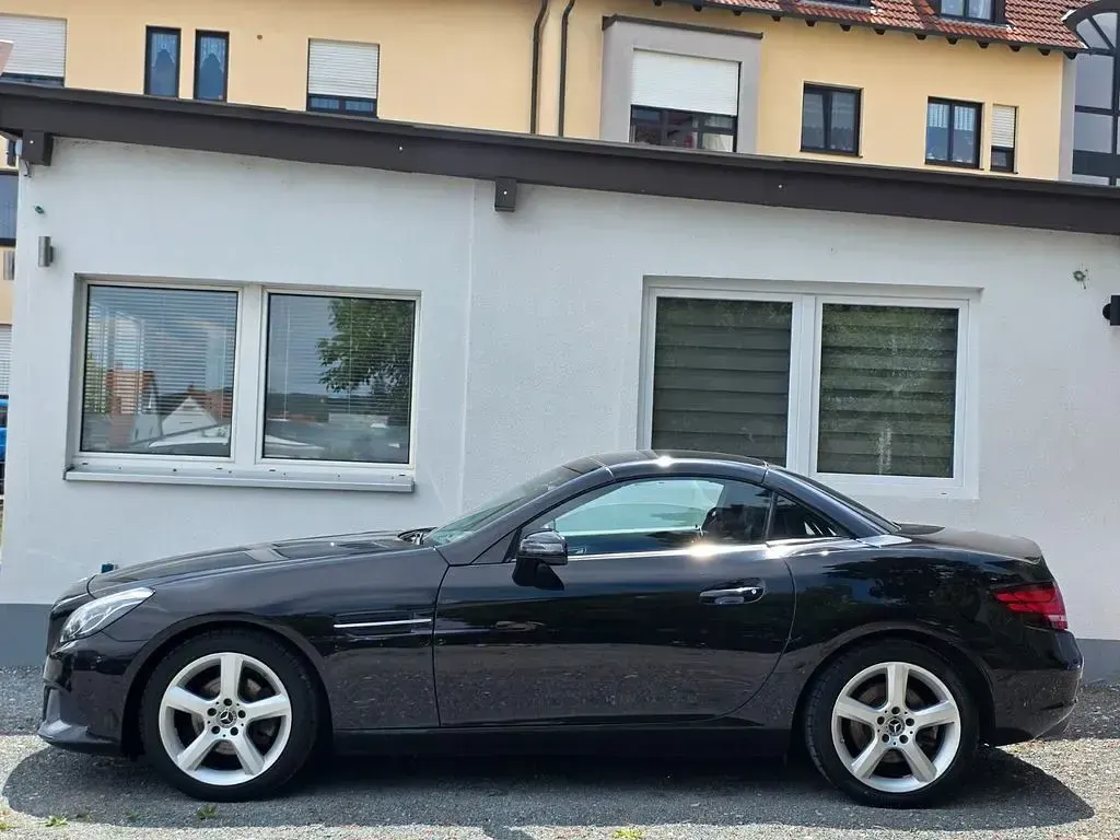 Gebraucht Mercedes SLC180 156 PS (114 kW) 2018 Schwarz Cabrio