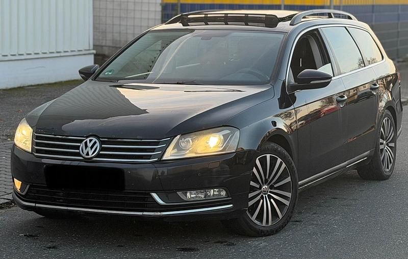 Schwarz Gebraucht 2012 VW Passat Kombi | 3.800 € (Superpreis) - Bild 1/4