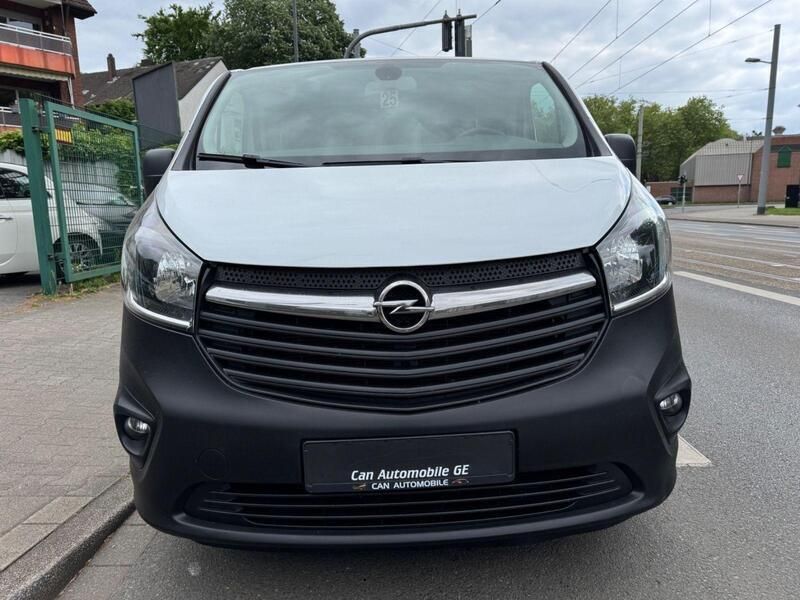 Gebraucht Opel Vivaro 145 PS (106 kW) 2018 Weiß Van / Kleinbus