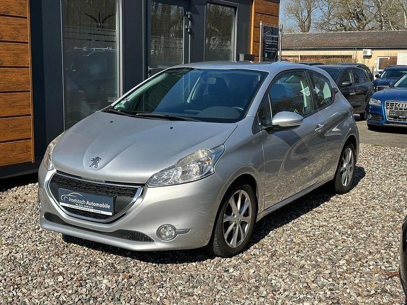 Gebraucht Peugeot 208 Active 92 PS (67 kW) 2013 Grau Kleinwagen