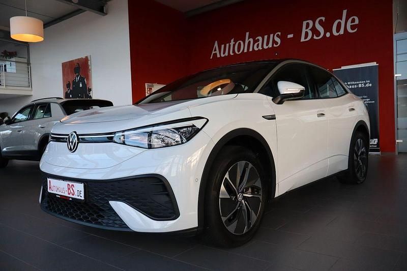 Weiß Gebraucht 2023 VW ID.5 Pro SUV | 27.849 € (Fairer Preis) - Bild 1/4