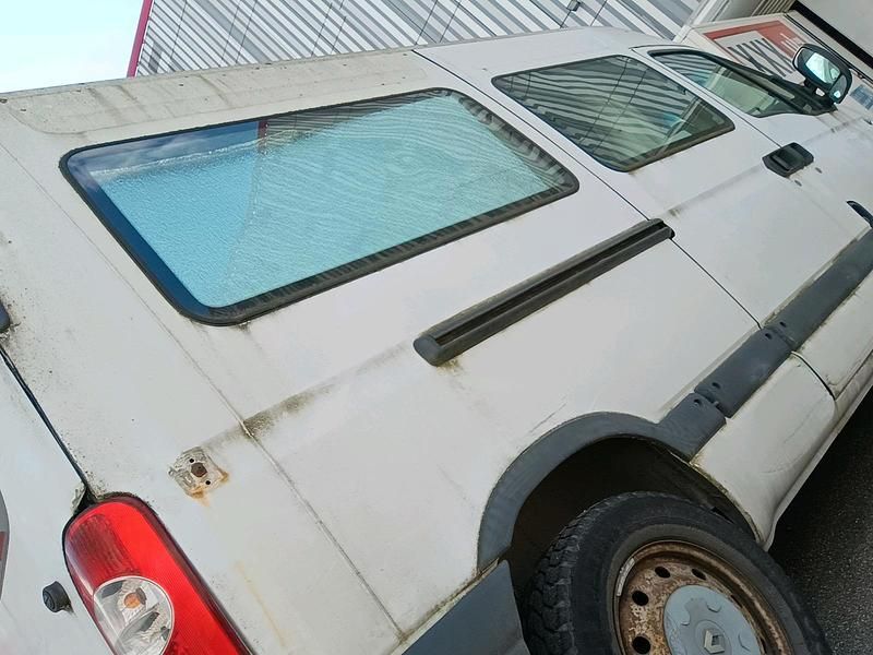 Gebraucht Renault Master 120 PS (88 kW) 2006 Weiß Van / Kleinbus